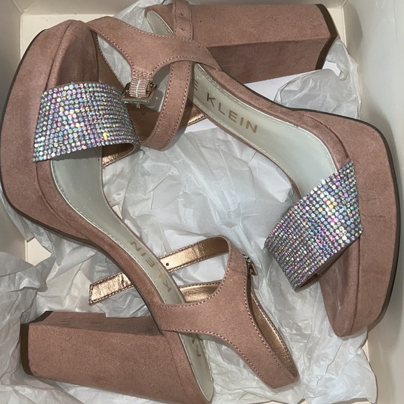 Anne Taylor sparkling sandal.  Size 7 1/5.  Worn to a wedding! - Picture 7 of 10